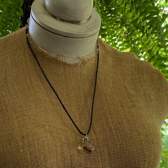 Fire Ant Necklace - Picture 1 of 5